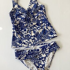 Lilly Pulitzer Blue and White Floral Tankini Top and Bottom Set